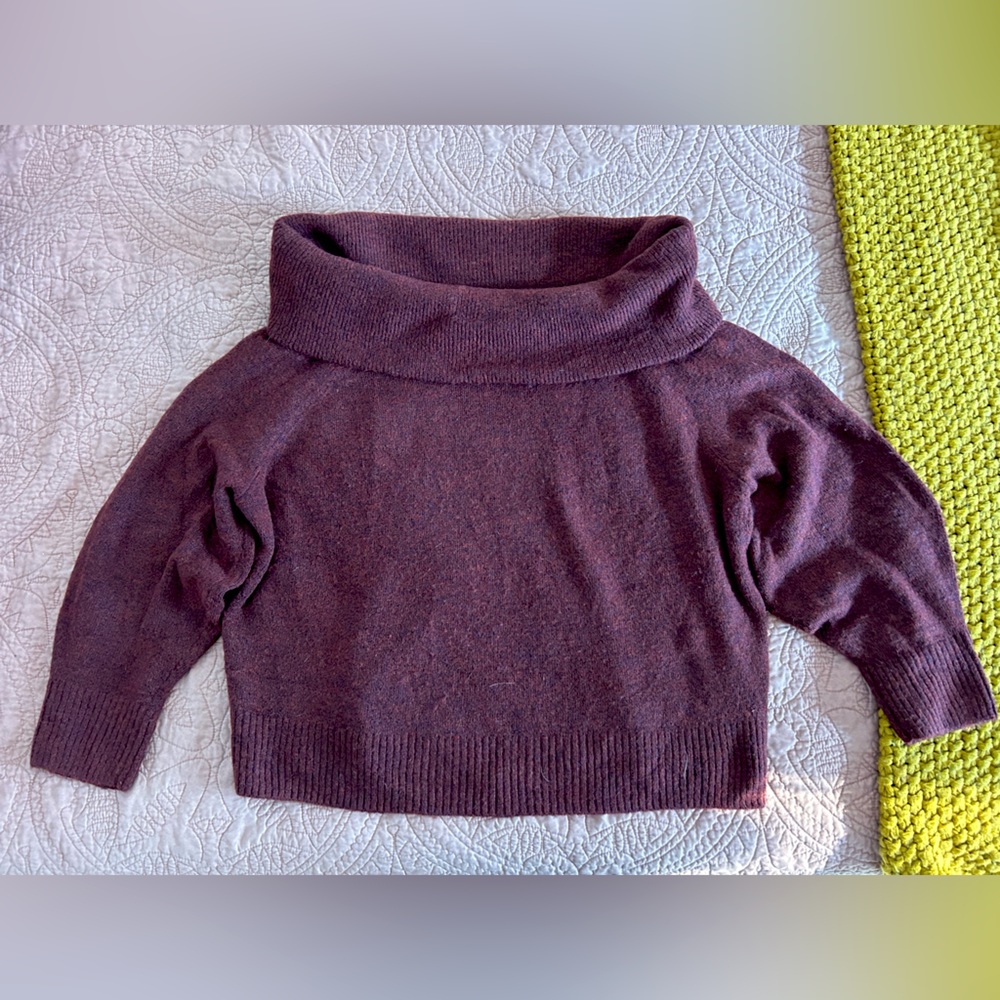 H&M Off the shoulder sweater size L